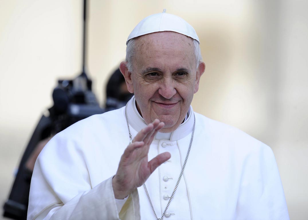 «Το τσιπάκι είναι ευλογία από το Θεό» λέει ο Πάπας Φραγκίσκος!